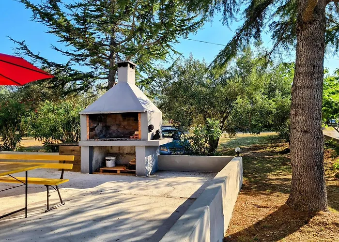 House Beachfront Delight * Neviđane