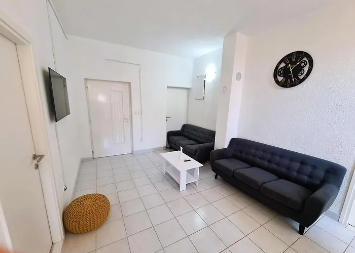 House Beachfront Delight Дом отдыха *