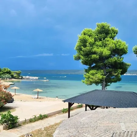 House Beachfront Delight Neviđane