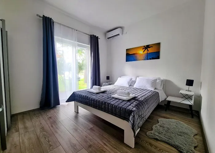 House Beachfront Delight