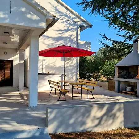 House Beachfront Delight