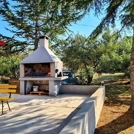 House Beachfront Delight * Neviđane